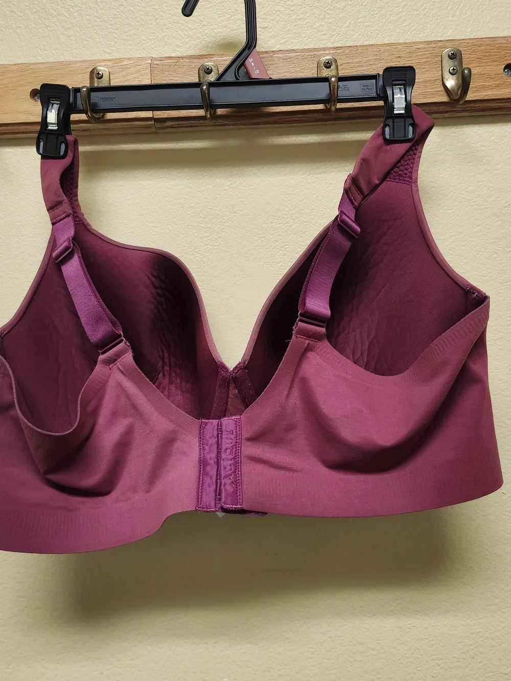 Cacique Full Coverage Bra Burgundy 42DDD Excellent Condition